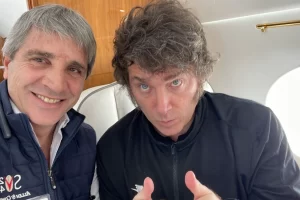 Con el escándalo Adorni en escalada, Javier Milei vuela a EE.UU. y sumó a Luis Caputo a la comitiva