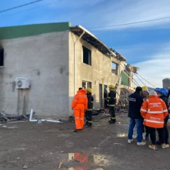 Tragedia en Perito Moreno: “Además de la familia que perdió su vivienda, hay varias casas afectadas alrededor”