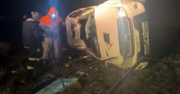 Un policía de Santa Cruz con lesiones graves y terapia intensiva tras un vuelco cerca de Punta Arenas Un policía de Santa Cruz con lesiones graves y terapia intensiva tras un vuelco cerca de Punta Arenas