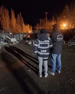 Perito Moreno: allanamientos por un robo dejaron un detenido notificado y el secuestro de vestimenta clave para la causa Perito Moreno: allanamientos por un robo dejaron un detenido notificado y el secuestro de vestimenta clave para la causa