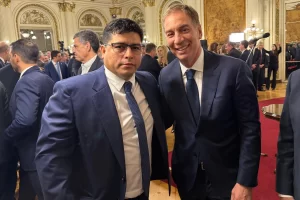 Claudio Vidal: “El diálogo y el respeto por el federalismo deben marcar el camino que necesita nuestro país” Claudio Vidal: “El diálogo y el respeto por el federalismo deben marcar el camino que necesita nuestro país”