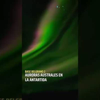 El cielo antártico se iluminó con auroras australes