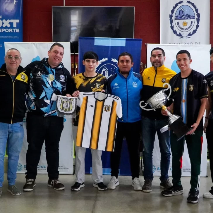 La sub 17 de El Tehuelche busca apoyo para cumplir el sueño nacional La sub 17 de El Tehuelche busca apoyo para cumplir el sueño nacional
