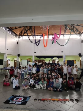 Exitosa clínica de tenis de mesa en El Chaltén con amplia participación de estudiantes Exitosa clínica de tenis de mesa en El Chaltén con amplia participación de estudiantes