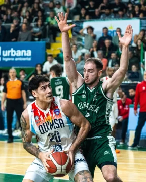 Quimsa reaccionó a tiempo y sigue con vida: venció a Gimnasia y estiró la final de la Liga Nacional Quimsa reaccionó a tiempo y sigue con vida: venció a Gimnasia y estiró la final de la Liga Nacional