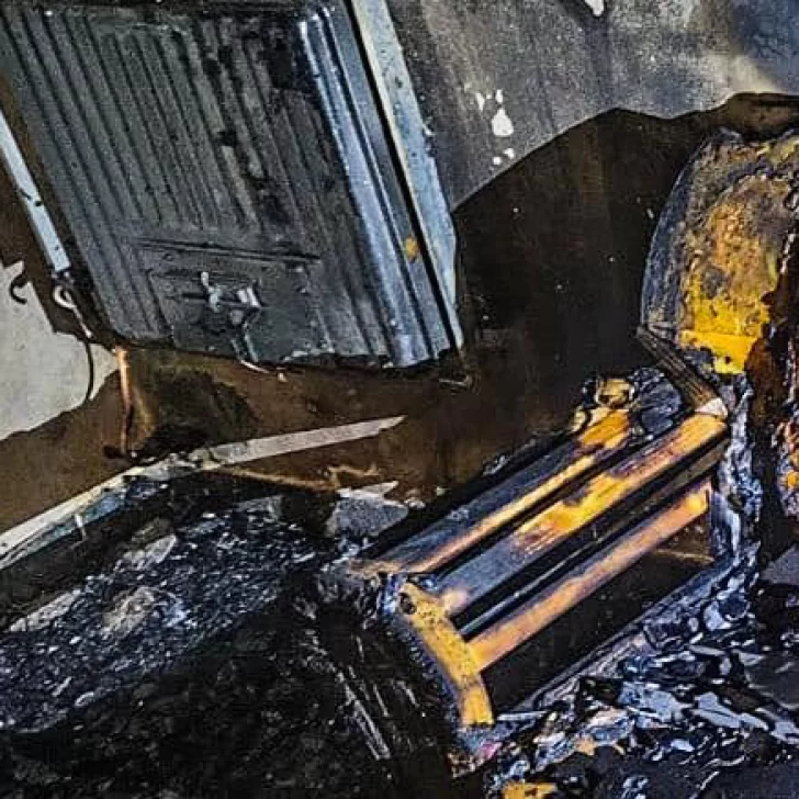 Una habitación fue consumida parcialmente por las llamas: investigan un accidente con un calefactor Una habitación fue consumida parcialmente por las llamas: investigan un accidente con un calefactor