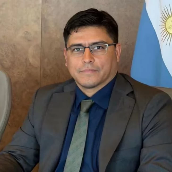 Claudio Vidal: “Queremos transformar recursos en desarrollo y empleo para Santa Cruz” Claudio Vidal: “Queremos transformar recursos en desarrollo y empleo para Santa Cruz”