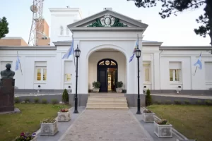 El Gobierno acordó con el Banco Santa Cruz que no se apliquen débitos sobre el aguinaldo de los trabajadores
