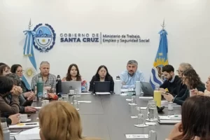 Paritaria de Salud: el Gobierno Provincial presentó una propuesta salarial del 16,8% Paritaria de Salud: el Gobierno Provincial presentó una propuesta salarial del 16,8%