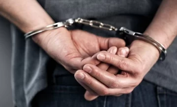 Detienen a un hombre acusado de abusar de su hija durante años en El Calafate Detienen a un hombre acusado de abusar de su hija durante años en El Calafate