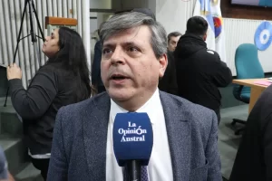 Leguizamón: “No estamos hablando de Claudio Vidal sino de un beneficio para todos los santacruceños” Leguizamón: “No estamos hablando de Claudio Vidal sino de un beneficio para todos los santacruceños”