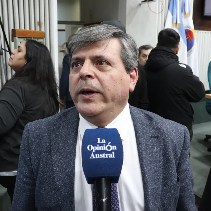 Leguizamón: “No estamos hablando de Claudio Vidal sino de un beneficio para todos los santacruceños” Leguizamón: “No estamos hablando de Claudio Vidal sino de un beneficio para todos los santacruceños”