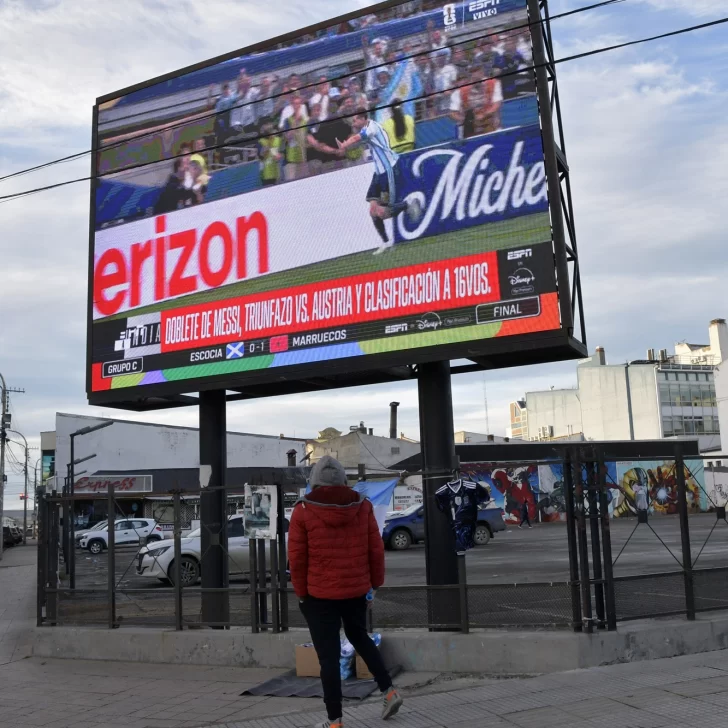 Río Gallegos se prepara para vivir la gran final: La Opinión Austral transmitirá el partido decisivo del Mundial en pantalla gigante Río Gallegos se prepara para vivir la gran final: La Opinión Austral transmitirá el partido decisivo del Mundial en pantalla gigante