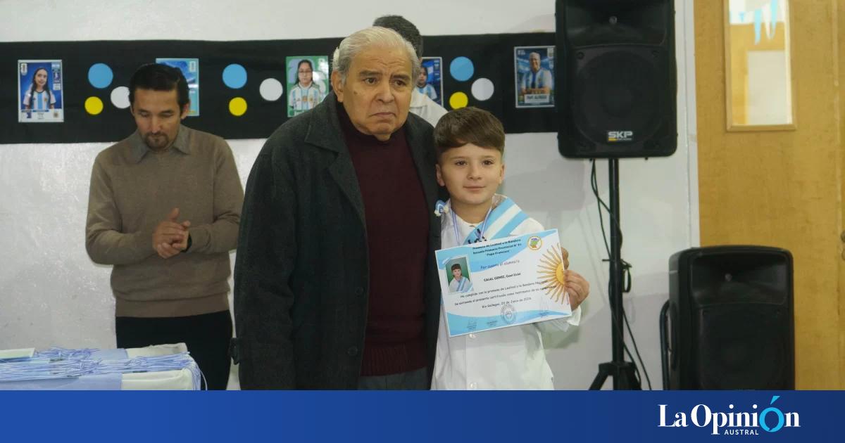 "Me siento muy feliz": Alfredo Tarcaya le tomó la promesa de lealtad a la bandera a su bisnieto Gael Casal