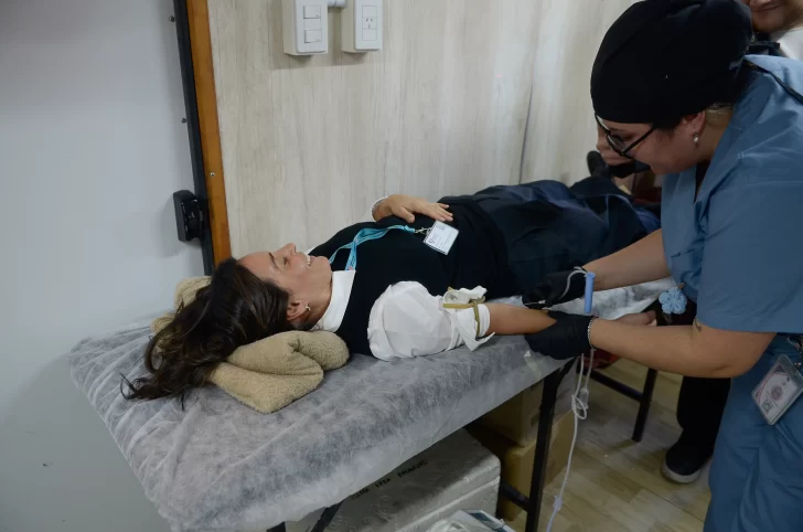 LAURA-FAVALORO-DONACION-DE-SANGRE-728x482