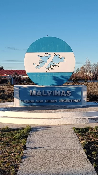 MONUMENTO-MALVINAS-JARAMILLO-FITZ-ROY-410x728