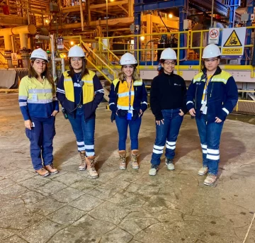 Mujeres en la minería: Santa Cruz lidera el cambio de paradigma en el sector Mujeres en la minería: Santa Cruz lidera el cambio de paradigma en el sector