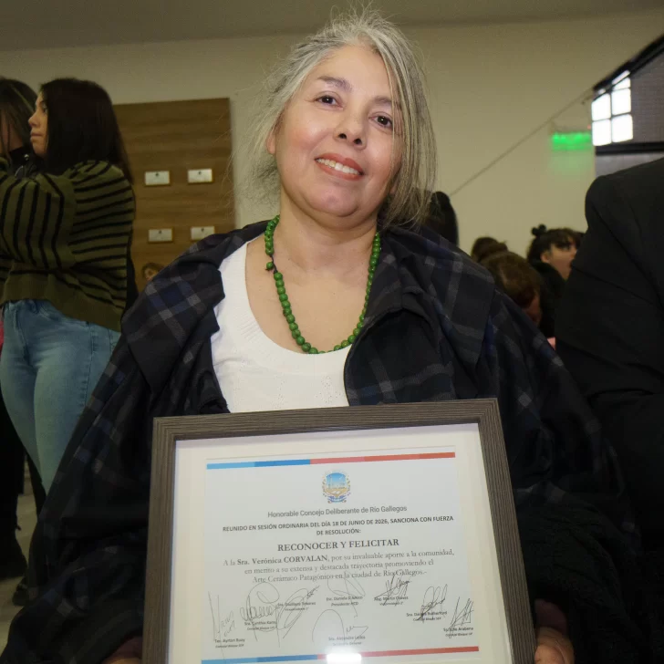 Verónica Corvalán fue reconocida por el Concejo Deliberante de Río Gallegos por su aporte a la cultura santacruceña Verónica Corvalán fue reconocida por el Concejo Deliberante de Río Gallegos por su aporte a la cultura santacruceña