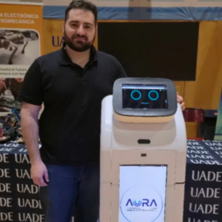 Un chubutense desarrolló Aura, un robot único creado íntegramente en Argentina Un chubutense desarrolló Aura, un robot único creado íntegramente en Argentina