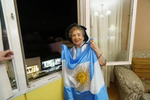 La “Abuela la-la-la-la-la” de Río Gallegos: “A Messi lo quiero” La “Abuela la-la-la-la-la” de Río Gallegos: “A Messi lo quiero”