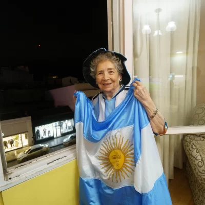 La “Abuela la-la-la-la-la” de Río Gallegos: “A Messi lo quiero”