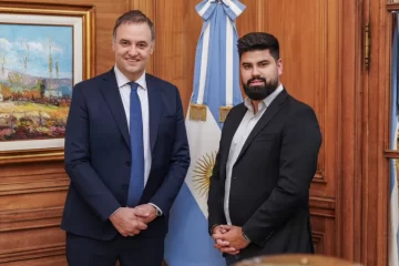 Adorni anunció a Fabián Fernández como nuevo Secretario de Comunicación y Prensa del Gobierno Nacional Adorni anunció a Fabián Fernández como nuevo Secretario de Comunicación y Prensa del Gobierno Nacional