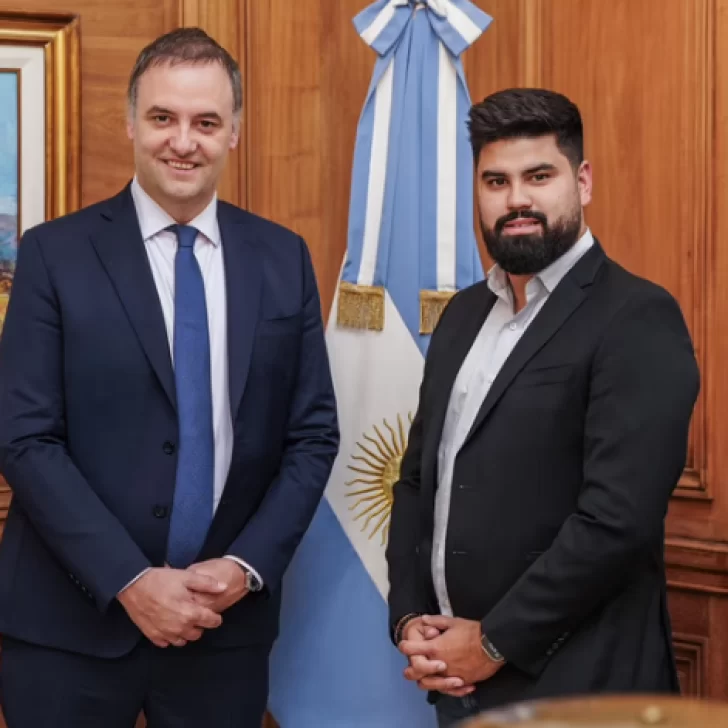 Adorni anunció a Fabián Fernández como nuevo Secretario de Comunicación y Prensa del Gobierno Nacional Adorni anunció a Fabián Fernández como nuevo Secretario de Comunicación y Prensa del Gobierno Nacional