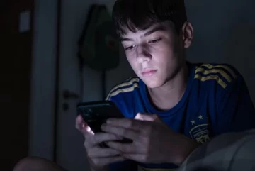 Apuestas y Mundial: alertan por el acceso temprano de chicos a plataformas de juego y el uso de tarjetas familiares Apuestas y Mundial: alertan por el acceso temprano de chicos a plataformas de juego y el uso de tarjetas familiares