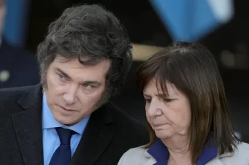 Patricia Bullrich le ofreció su renuncia a Javier Milei tras la polémica por el pliego de Michelli Patricia Bullrich le ofreció su renuncia a Javier Milei tras la polémica por el pliego de Michelli