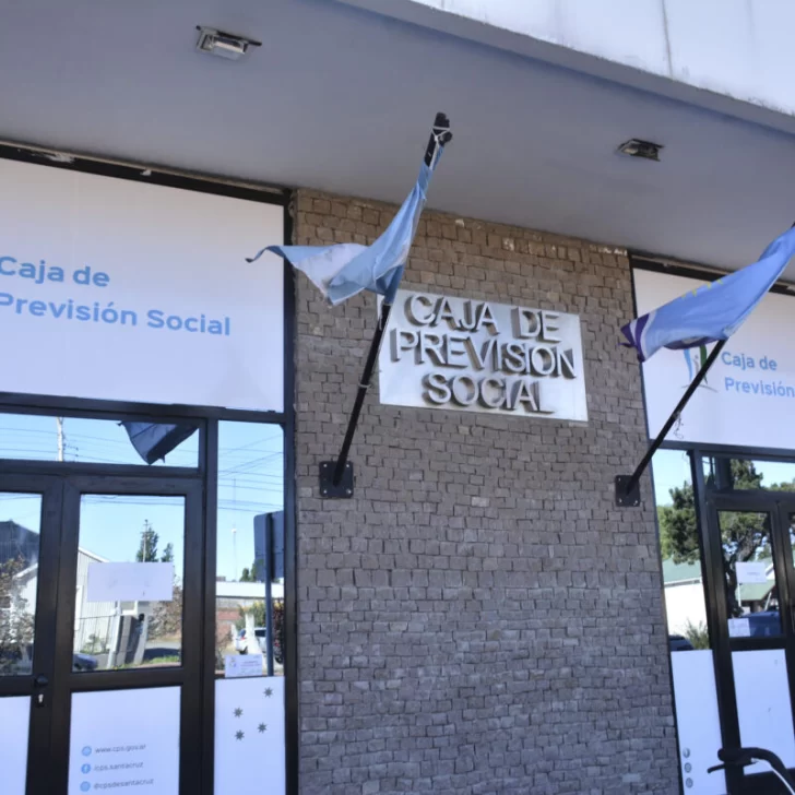 Para los magistrados de la Justicia de Santa Cruz, la Caja de Previsión Social no puede “disponer la separación del cargo” Para los magistrados de la Justicia de Santa Cruz, la Caja de Previsión Social no puede “disponer la separación del cargo”