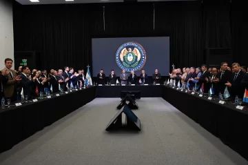 Control migratorio, armas y federalismo: los temas que Chubut llevó al Consejo de Seguridad Interior Control migratorio, armas y federalismo: los temas que Chubut llevó al Consejo de Seguridad Interior