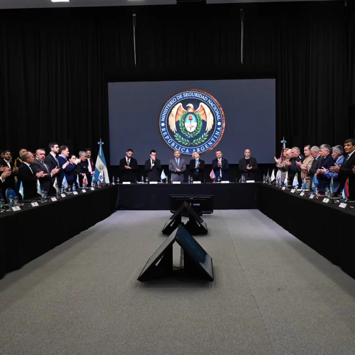 Control migratorio, armas y federalismo: los temas que Chubut llevó al Consejo de Seguridad Interior Control migratorio, armas y federalismo: los temas que Chubut llevó al Consejo de Seguridad Interior