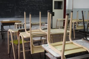 Suspenden las clases del turno tarde en Río Gallegos, El Calafate, Piedra Buena y 28 de Noviembre por el corte de luz Suspenden las clases del turno tarde en Río Gallegos, El Calafate, Piedra Buena y 28 de Noviembre por el corte de luz