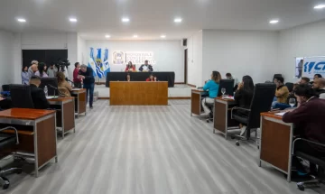 El Concejo Deliberante de Río Gallegos respaldó la Ley de Financiamiento impulsada por Claudio Vidal El Concejo Deliberante de Río Gallegos respaldó la Ley de Financiamiento impulsada por Claudio Vidal