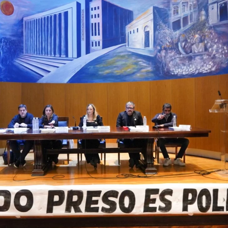Consejeros de Unión por la Patria en el Consejo de la Magistratura cuestionaron la tobillera de Cristina Kirchner Consejeros de Unión por la Patria en el Consejo de la Magistratura cuestionaron la tobillera de Cristina Kirchner