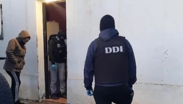 Violenta pelea en Puerto San Julián: un hombre fue apuñalado en el rostro y permanece internado en terapia intensiva Violenta pelea en Puerto San Julián: un hombre fue apuñalado en el rostro y permanece internado en terapia intensiva