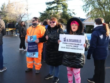 Ana María Urricelqui respaldó el financiamiento y pidió priorizar obras para generar empleo en Santa Cruz Ana María Urricelqui respaldó el financiamiento y pidió priorizar obras para generar empleo en Santa Cruz