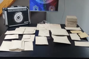 Río Gallegos: desarticulan un punto de venta de drogas en el barrio San Benito Río Gallegos: desarticulan un punto de venta de drogas en el barrio San Benito
