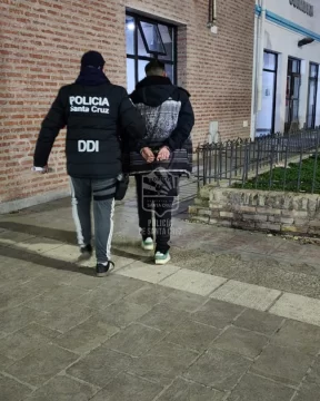 Inseguridad en Pico Truncado: asaltó un comercio con un arma y terminó detenido Inseguridad en Pico Truncado: asaltó un comercio con un arma y terminó detenido