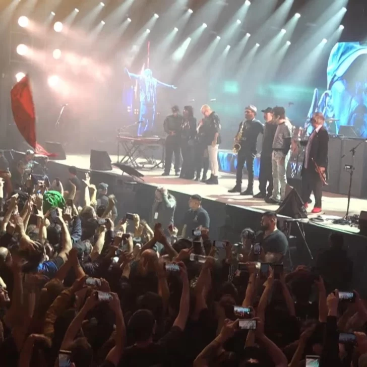 Comodoro fue el escenario del primer gran homenaje al Indio Solari: Los Fundamentalistas tocaron y unieron a miles de fanáticos Comodoro fue el escenario del primer gran homenaje al Indio Solari: Los Fundamentalistas tocaron y unieron a miles de fanáticos