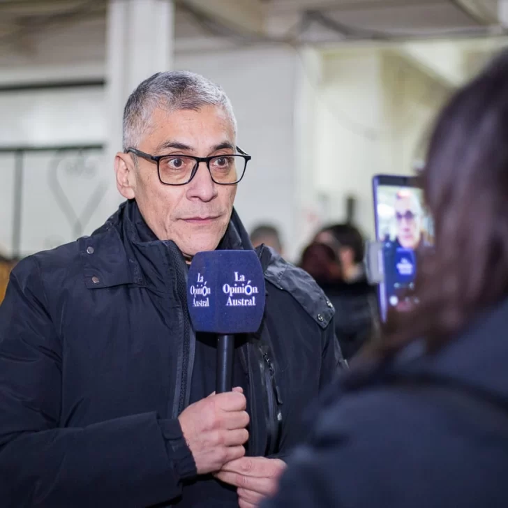 Eloy Echazú, en el homenaje a los 14 mineros: “YCRT no es solamente una empresa, también representa soberanía” Eloy Echazú, en el homenaje a los 14 mineros: “YCRT no es solamente una empresa, también representa soberanía”