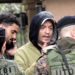 Murió el Indio Solari: Máximo Kirchner llegó a la casa del líder de Los Redonditos de ricota en Parque Leloir 