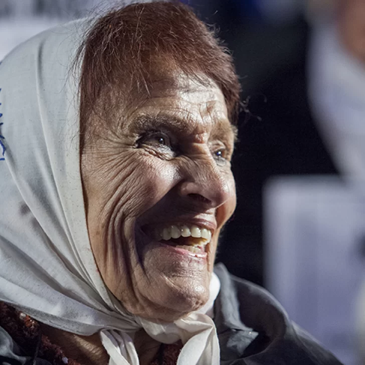 Falleció Taty Almeida, histórica referente de Madres de Plaza de Mayo Falleció Taty Almeida, histórica referente de Madres de Plaza de Mayo