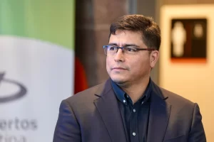 Vidal gestiona fondos con Nación para un aumento a la Policía y dijo que investigarán “intereses políticos” por intervenir en el conflicto Vidal gestiona fondos con Nación para un aumento a la Policía y dijo que investigarán “intereses políticos” por intervenir en el conflicto