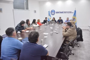 AMET aceptó la propuesta salarial del Gobierno: aumento acumulado del 17,9% y devolución de días caídos