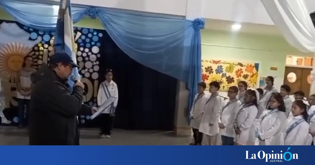 "¡Sí, prometo!": alumnos de El Chaltén juraron lealtad a la Bandera ante un veterano de Malvinas