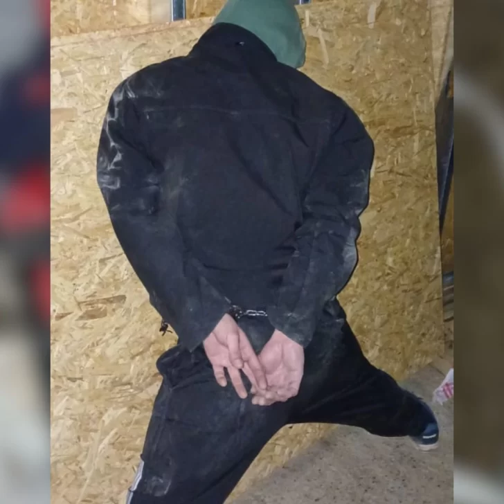 Ladrón en bicicleta fue sorprendido robando herramientas en una obra de El Calafate Ladrón en bicicleta fue sorprendido robando herramientas en una obra de El Calafate