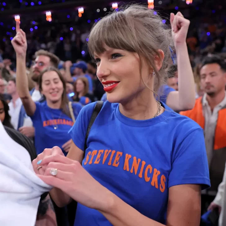 Taylor Swift asistió al 4to juego de las Finales NBA Taylor Swift asistió al 4to juego de las Finales NBA