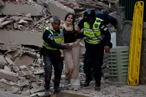 Los terremotos en Venezuela ya dejaron más de 2.200 muertos y el Gobierno decretó siete días de duelo Los terremotos en Venezuela ya dejaron más de 2.200 muertos y el Gobierno decretó siete días de duelo
