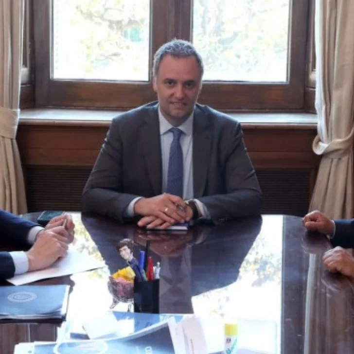 Provincias en rojo: el costo oculto del superávit nacional ya golpea a los gobernadores Provincias en rojo: el costo oculto del superávit nacional ya golpea a los gobernadores